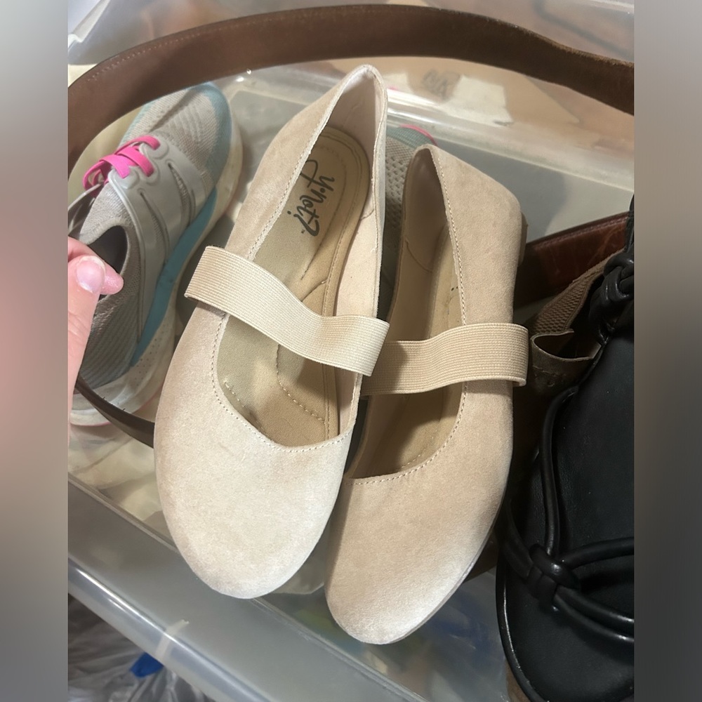 Beige slip on flats 6.5